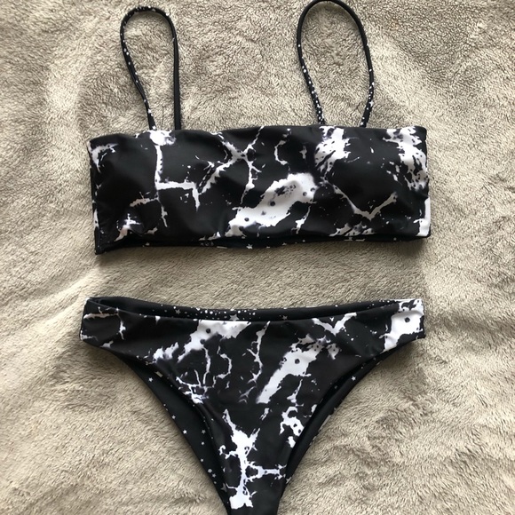 ROMWE Other - Reversible marble bikini